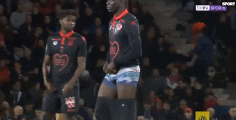 记者：卡瓦哈尔近日造访卡塔尔并非偶然，他明夏可能去那踢球（报道称卡瓦哈尔近日现身卡塔尔非巧合，明夏或转战当地联赛）