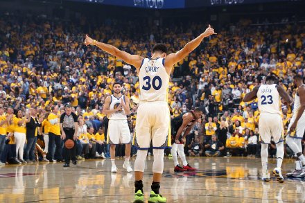 塞超球队劳动1923主帅日佐维奇在比赛中突然去世，年仅44岁（塞超劳动1923主帅日佐维奇比赛中不幸去世，终年44岁）