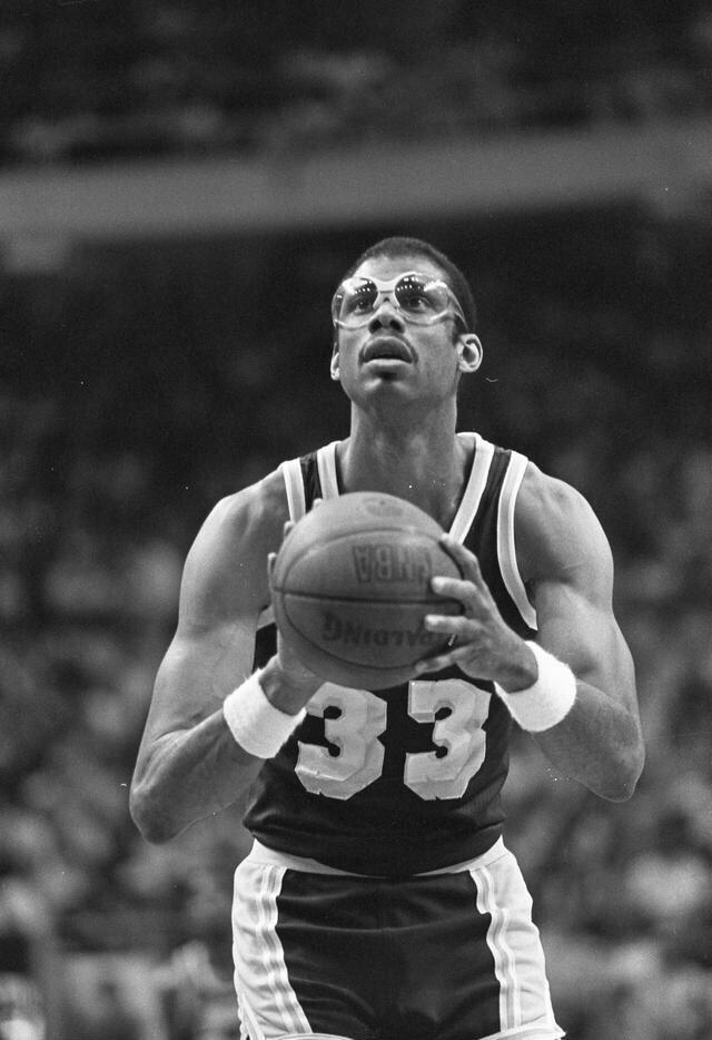 自加盟巴萨以来拉菲尼亚西甲助攻28次，同期仅次于格列兹曼（加盟巴萨后，拉菲尼亚西甲已贡献28次助攻，同期仅次于格列兹曼）